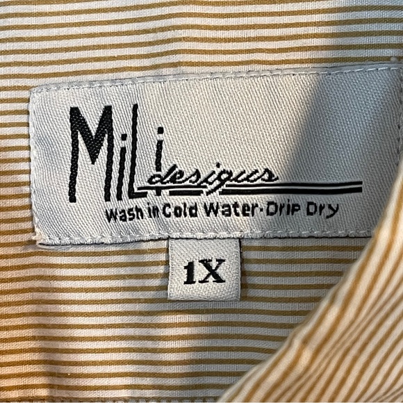 Women's Button Down Shirt with Embroidered Accessories - Picture 7 of 8